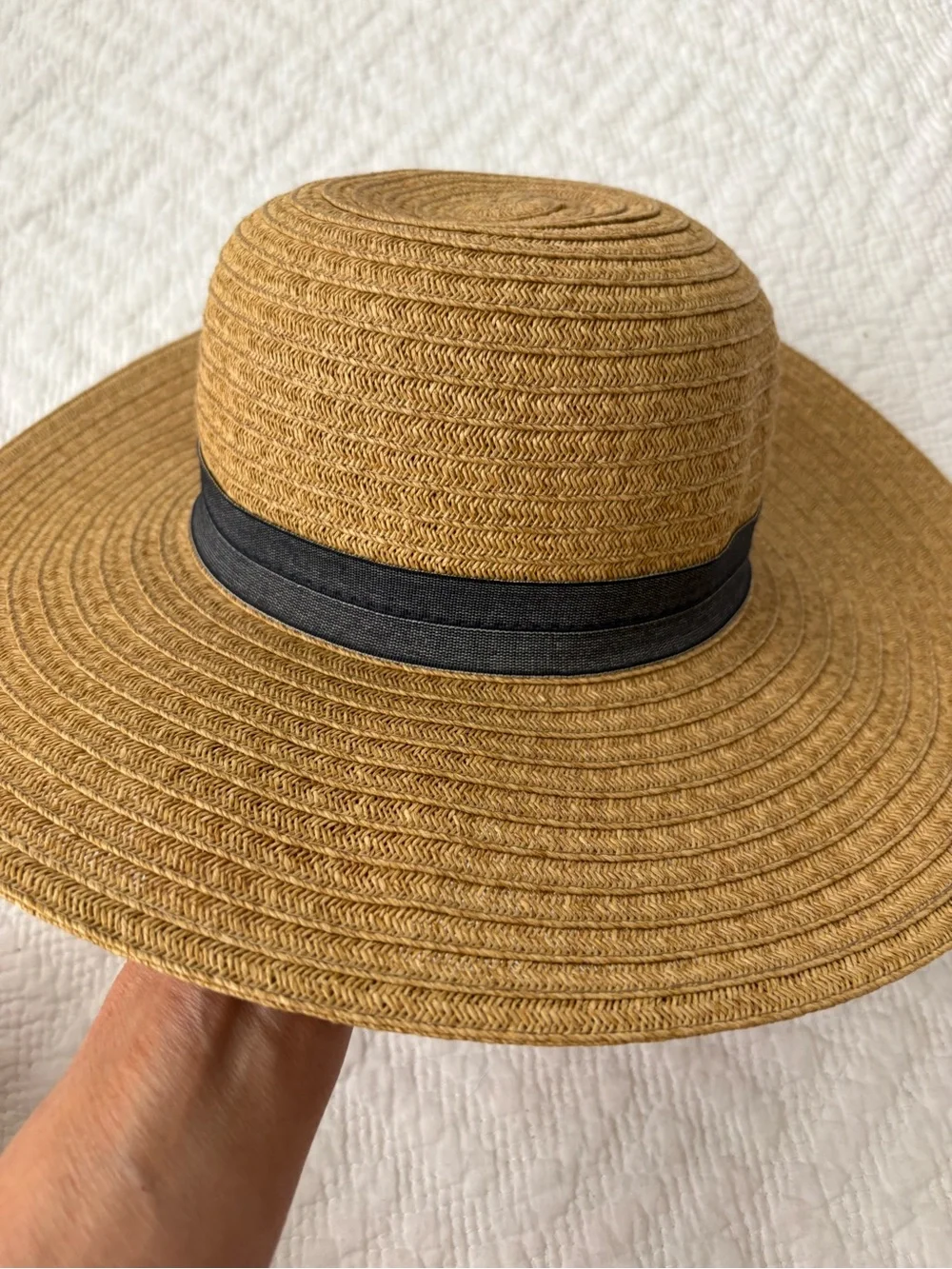 August Hat Co Wide Brim Straw Sun Hat. Tan w/BlackishGrey Band. Great shape.